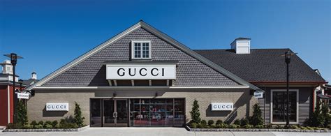 woodbury commons gucci outlet.